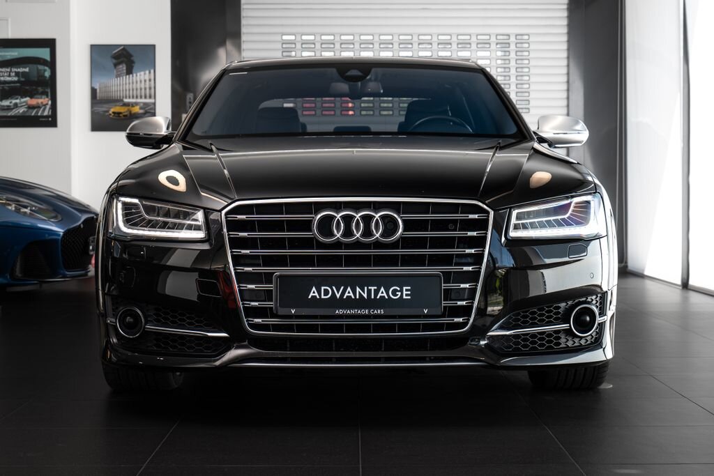 Audi S8 Sedan / Limuzína 4,0 l 382 kw