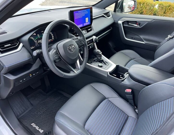 Toyota RAV4 SUV 2,5 l 131 kw