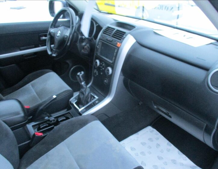 Suzuki Grand Vitara 9