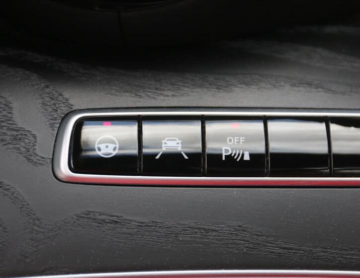 Mercedes-Benz Třídy E 42