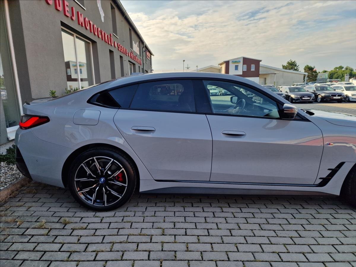 BMW i4 Sedan / Limuzína 0,0 400 kw