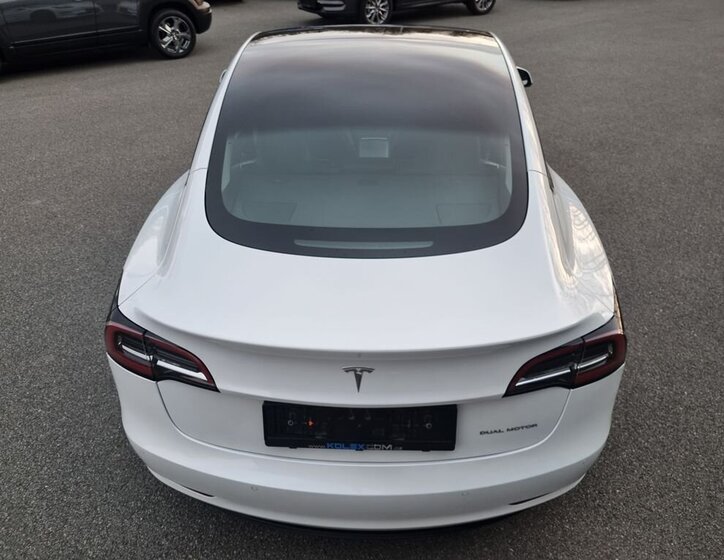 Tesla Model 3 Sedan / Limuzína 0,0 355 kw