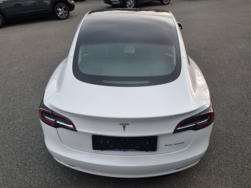 Tesla Model 3 Sedan / Limuzína 0,0 355 kw