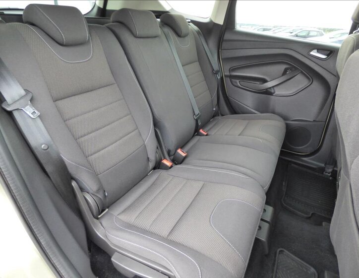 Ford Kuga SUV / Terénní 2,0 l 110 kw