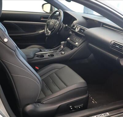 Lexus RC 200t 17