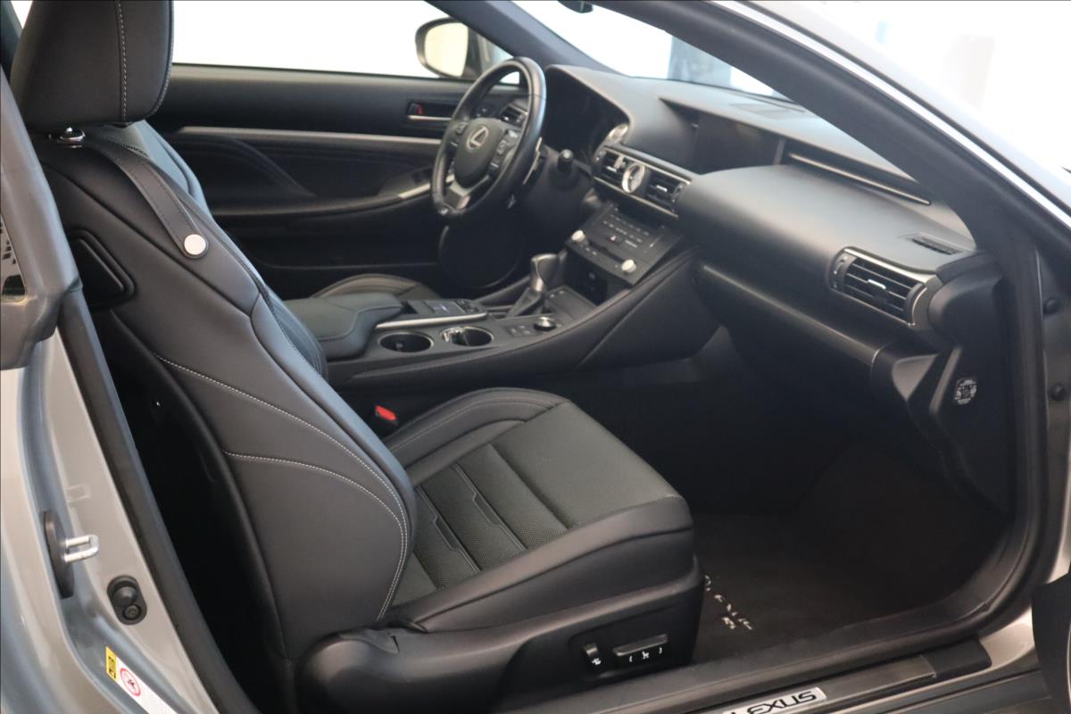 Lexus RC 200t