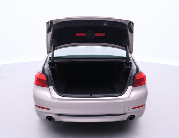 BMW Řada 5 Sedan / Limuzína 2,0 l 140 kw