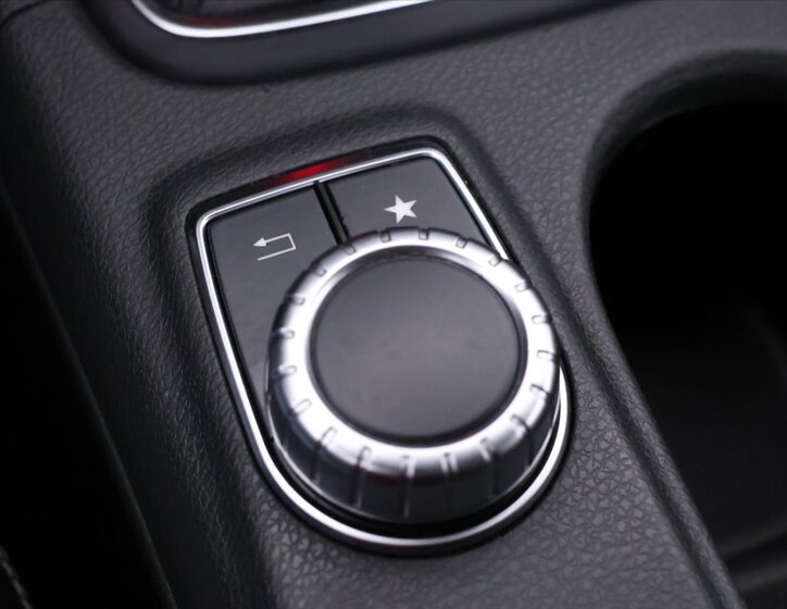 Mercedes-Benz CLA Kombi 1,5 l 80 kw