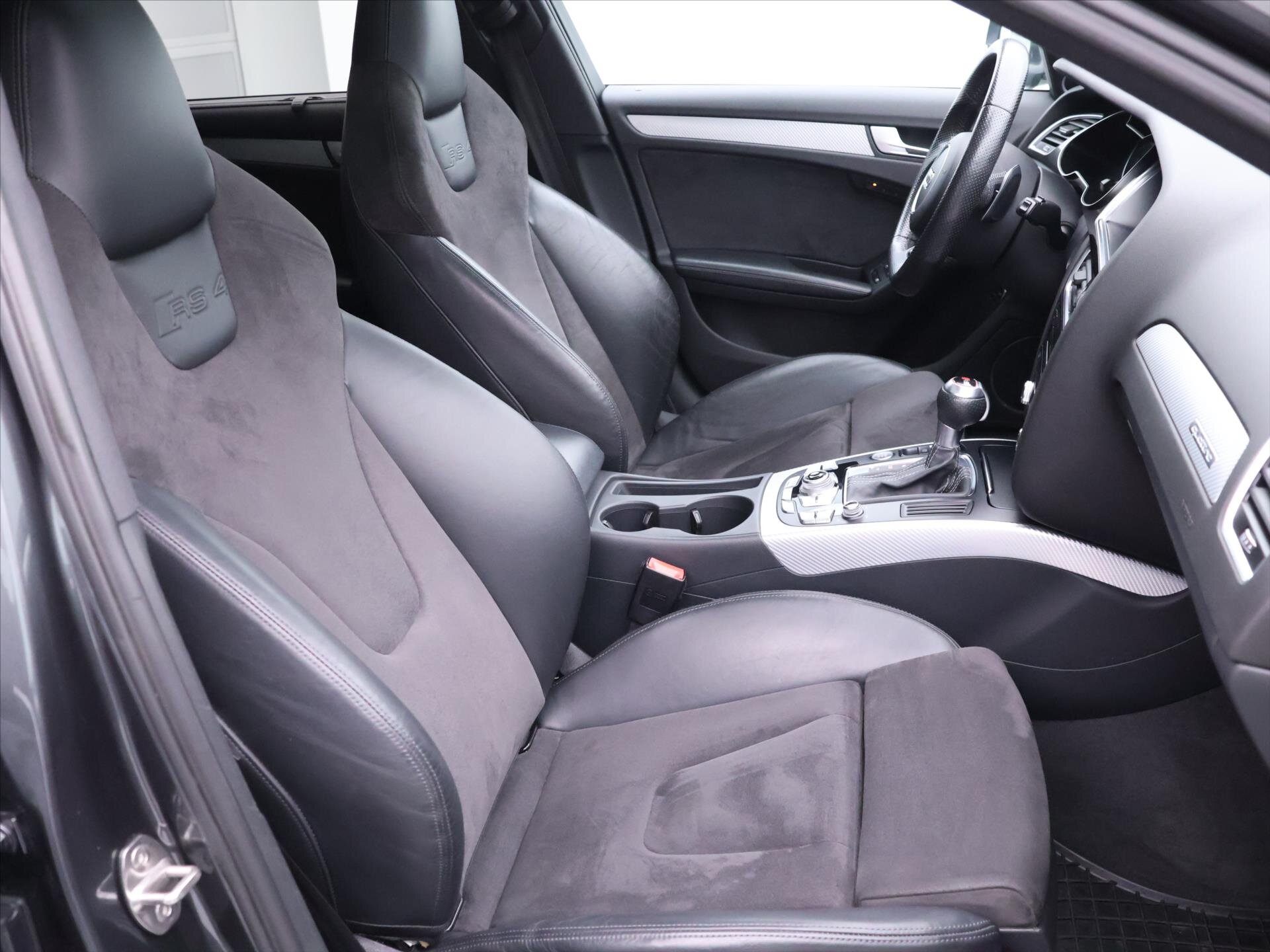 Audi RS 4 Kombi 4,2 l 331 kw