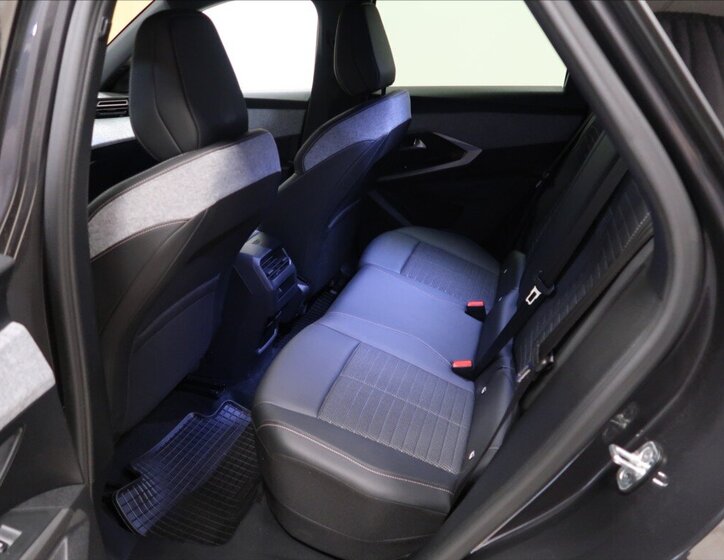 Peugeot 3008 SUV 1,2 l 100 kw