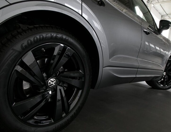 Volkswagen Touareg SUV / Terénní 3,0 l 210 kw