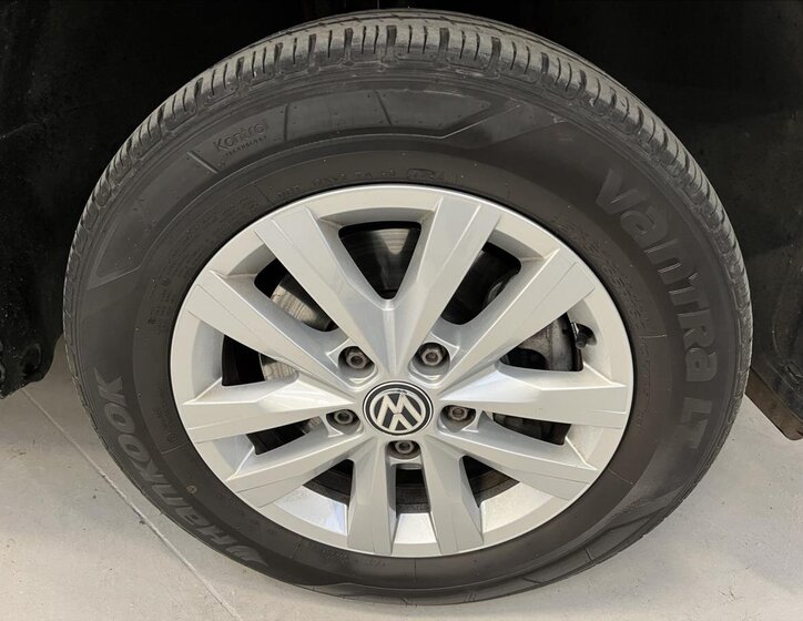 Volkswagen Caravelle 25