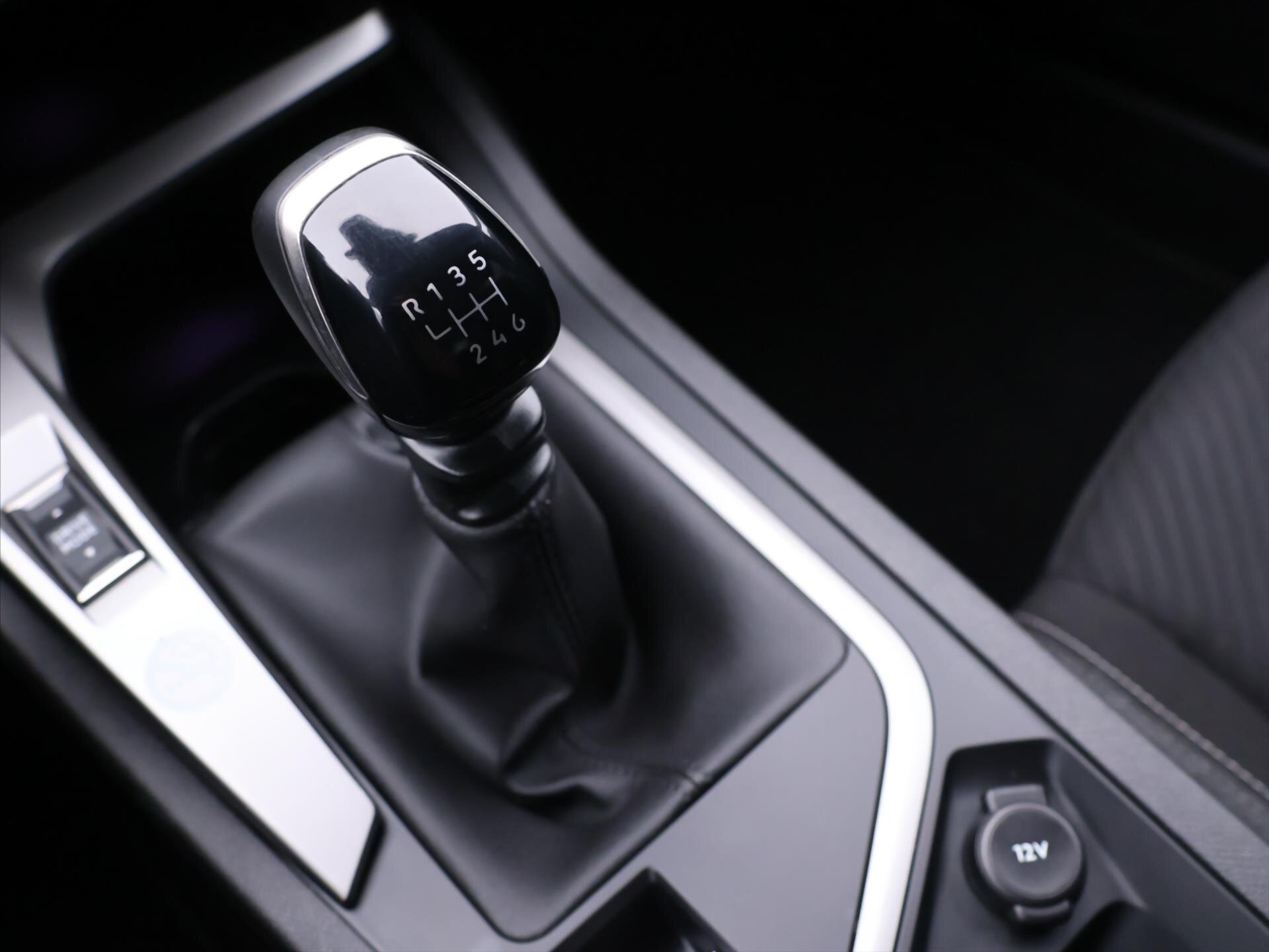 Peugeot 308 Hatchback 1,5 l 96 kw