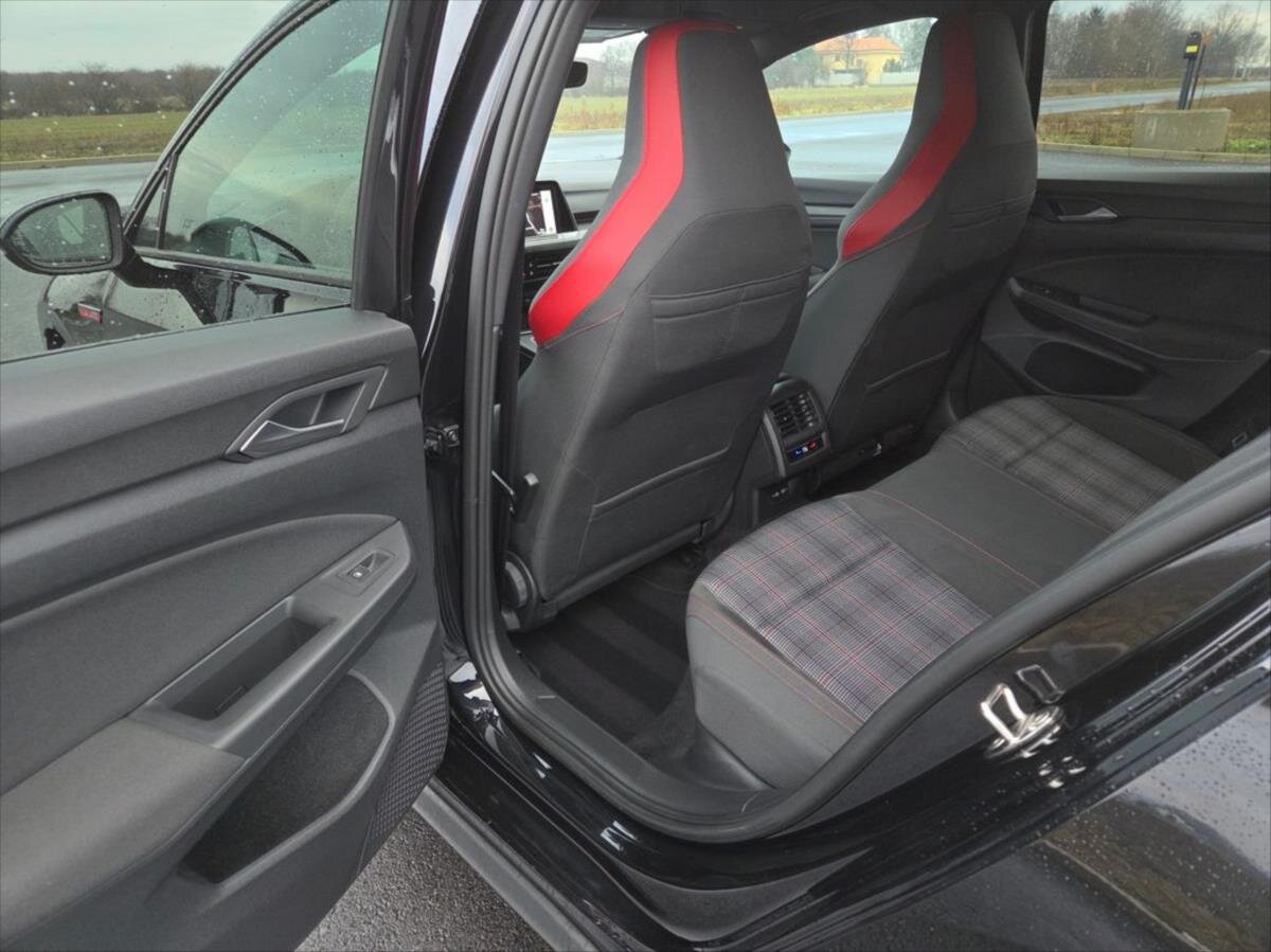 Volkswagen Golf Hatchback 2,0 l 180 kw