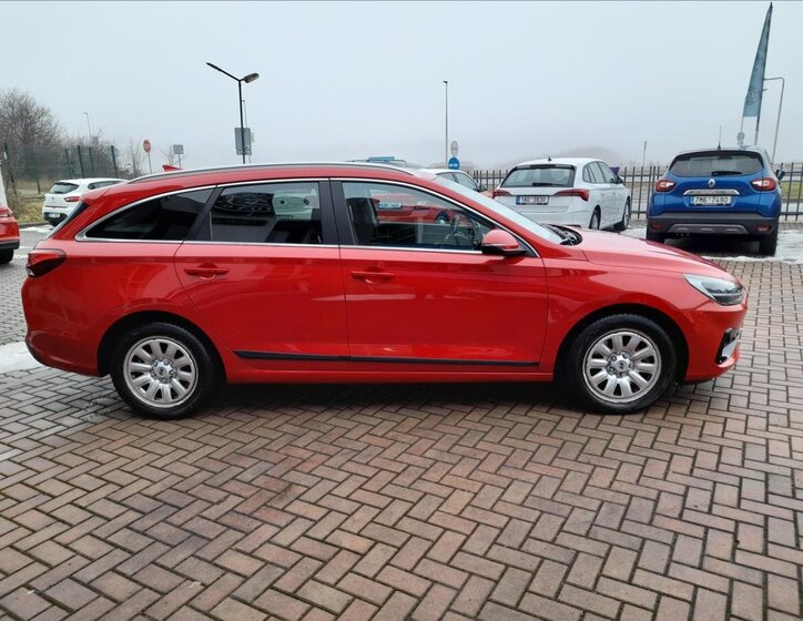 Hyundai i30 Kombi 998,0 88 kw