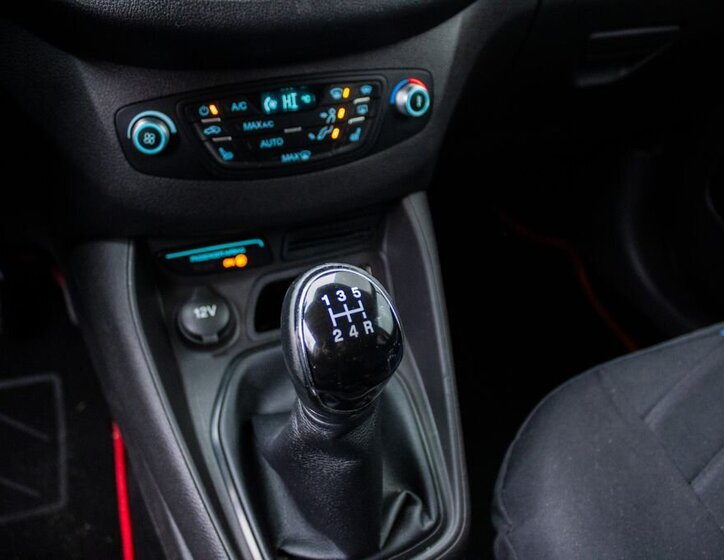 Ford Tourneo Courier MPV 998,0 74 kw