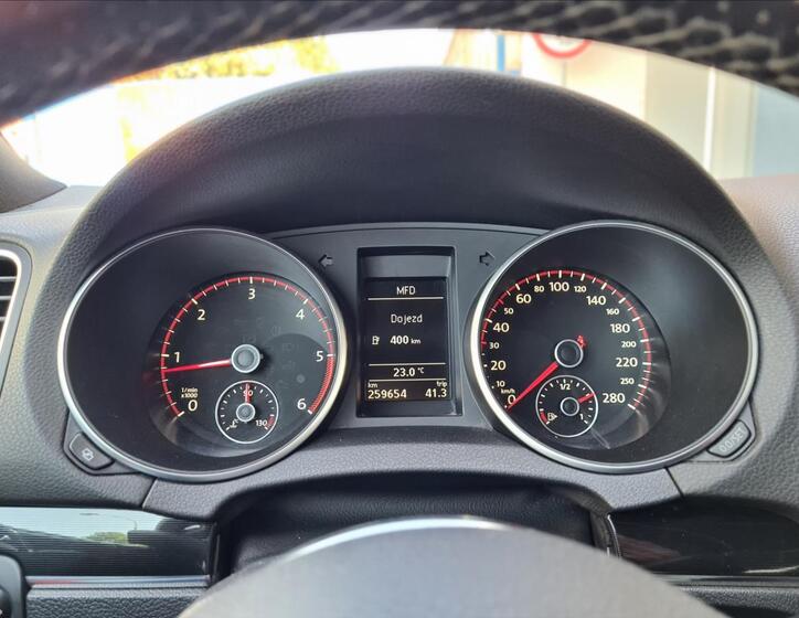 Volkswagen Golf 23