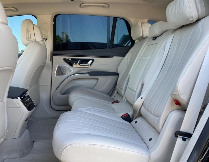 Mercedes-Benz EQS 11