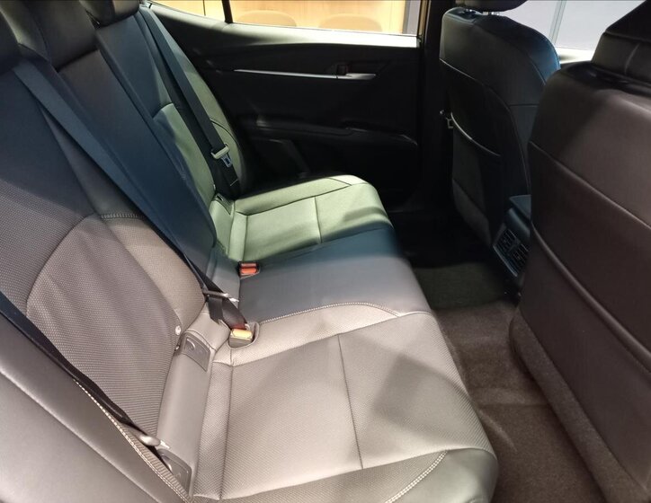 Toyota Camry Sedan 2,5 l 169 kw