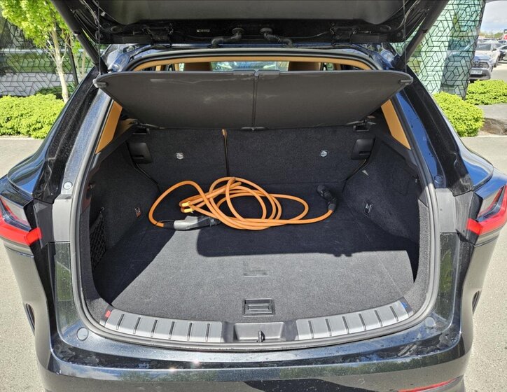 Lexus NX 450h plus SUV / Terénní 2,5 l 227 kw
