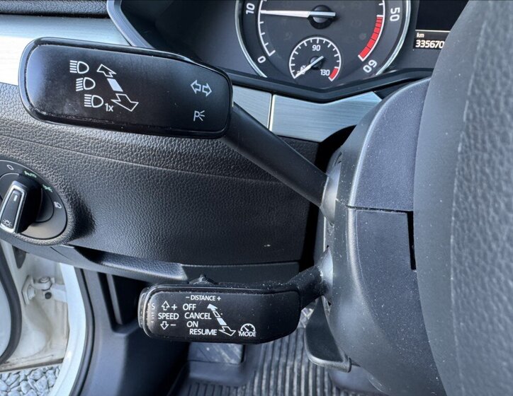 Škoda Superb Sedan / Limuzína 2,0 l 140 kw