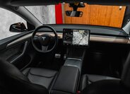 Tesla Model Y 18