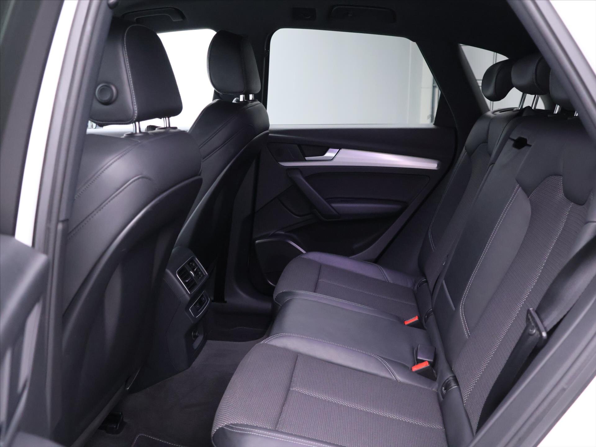 Audi Q5 SUV / Terénní 2,0 l 140 kw