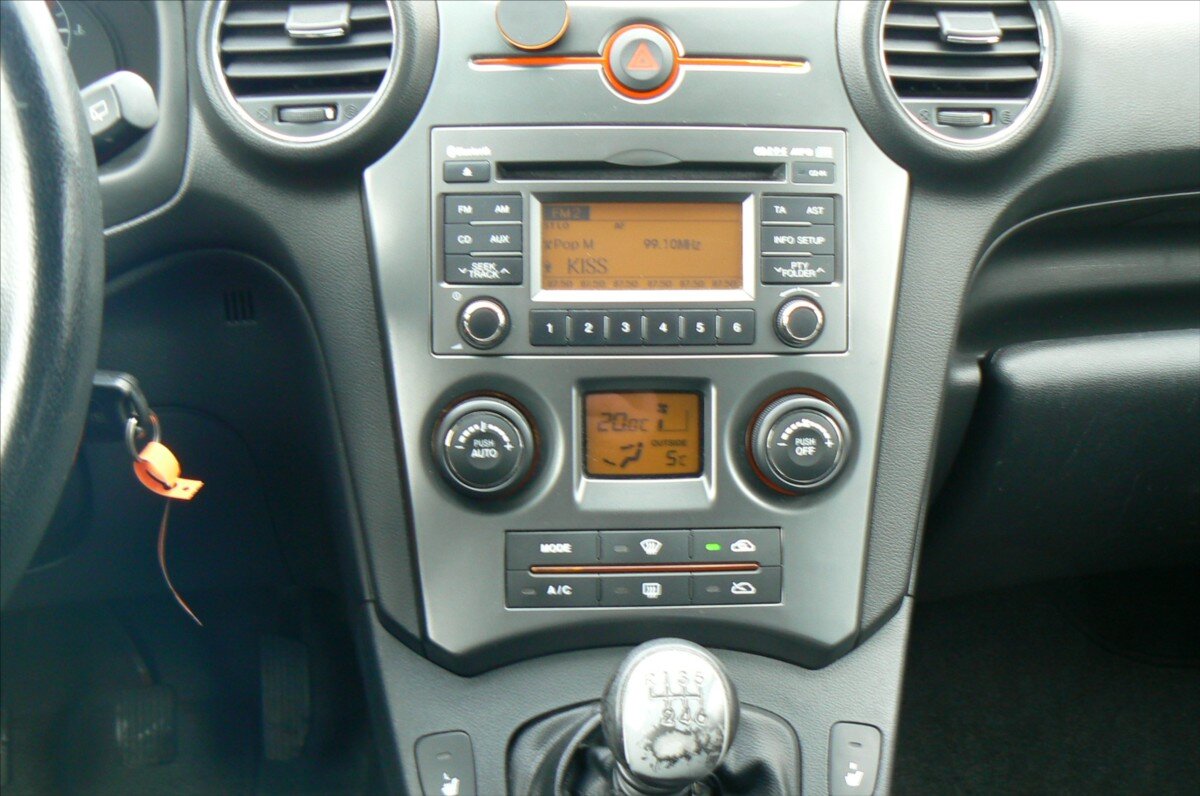 KIA Carens Hatchback 1,6 l 94 kw