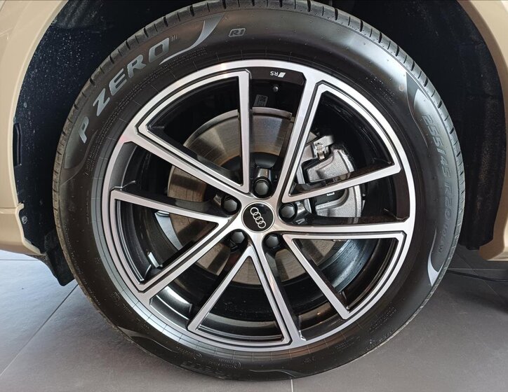 Audi Q5 SUV 2,0 l 150 kw