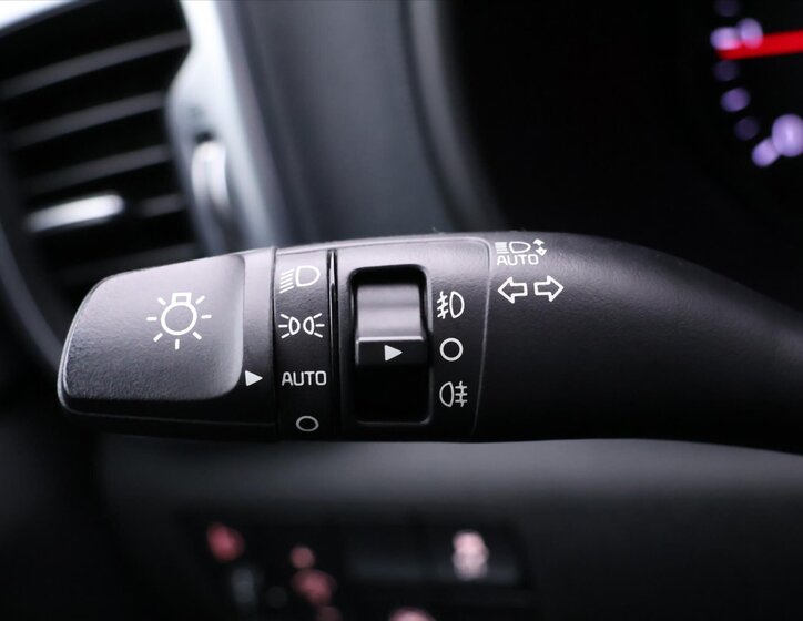 KIA Sportage SUV 2,0 l 136 kw