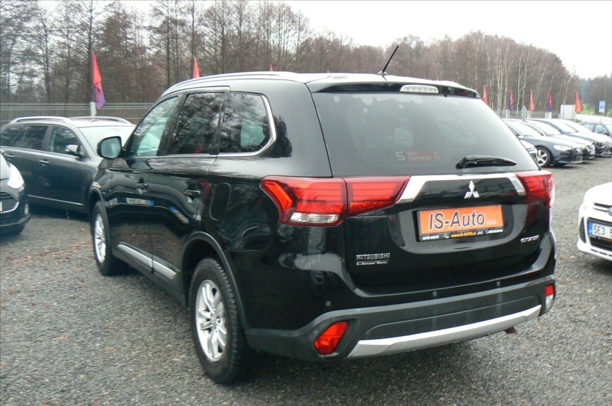 Mitsubishi Outlander SUV / Terénní 2,3 l 110 kw