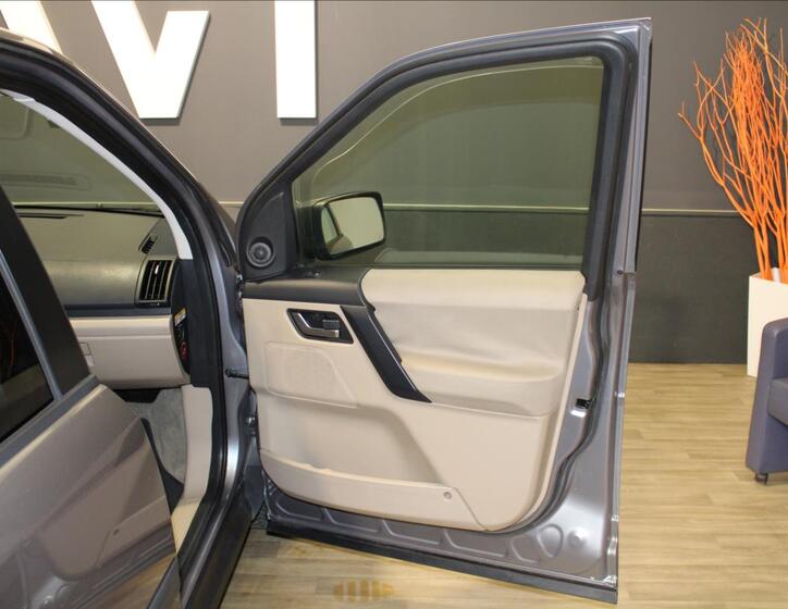 Land Rover Freelander 22