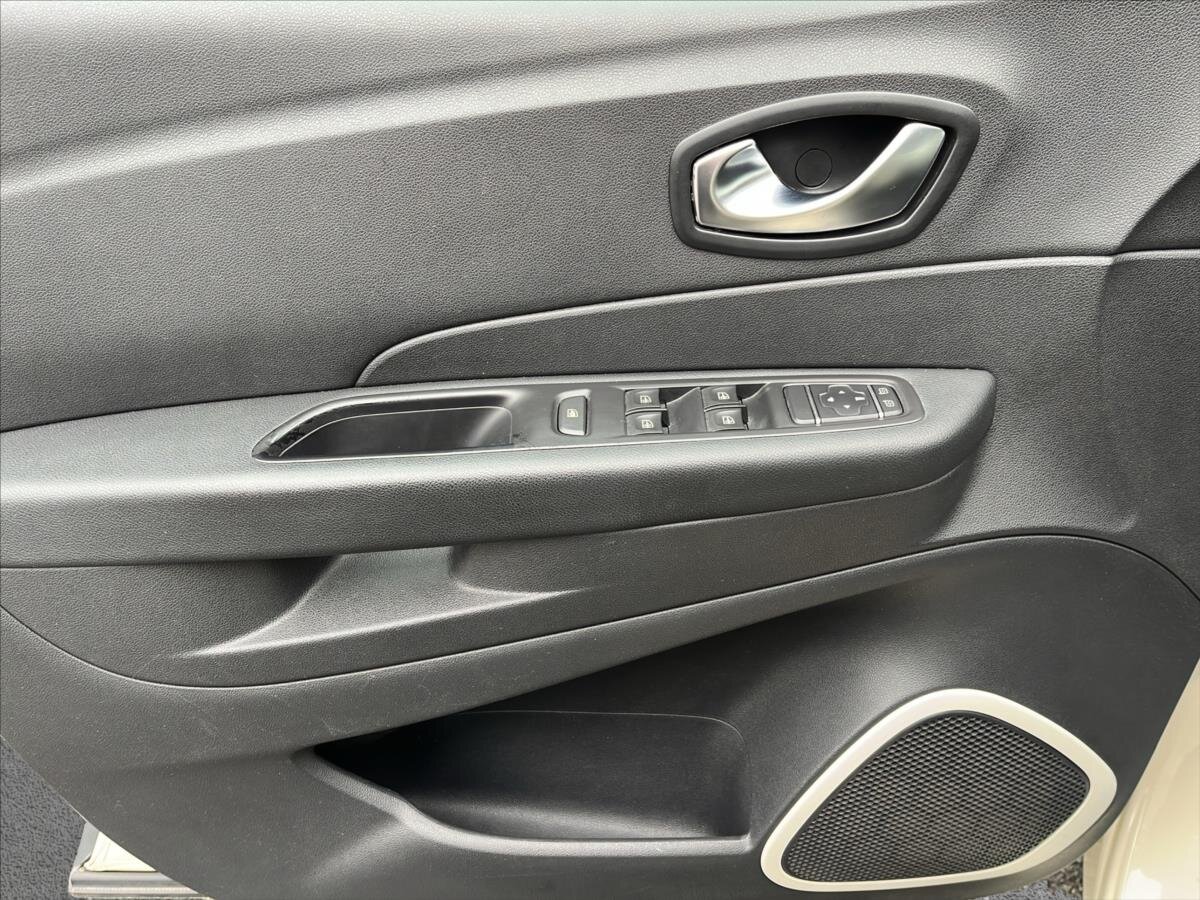 Renault Captur SUV 898,0 66 kw