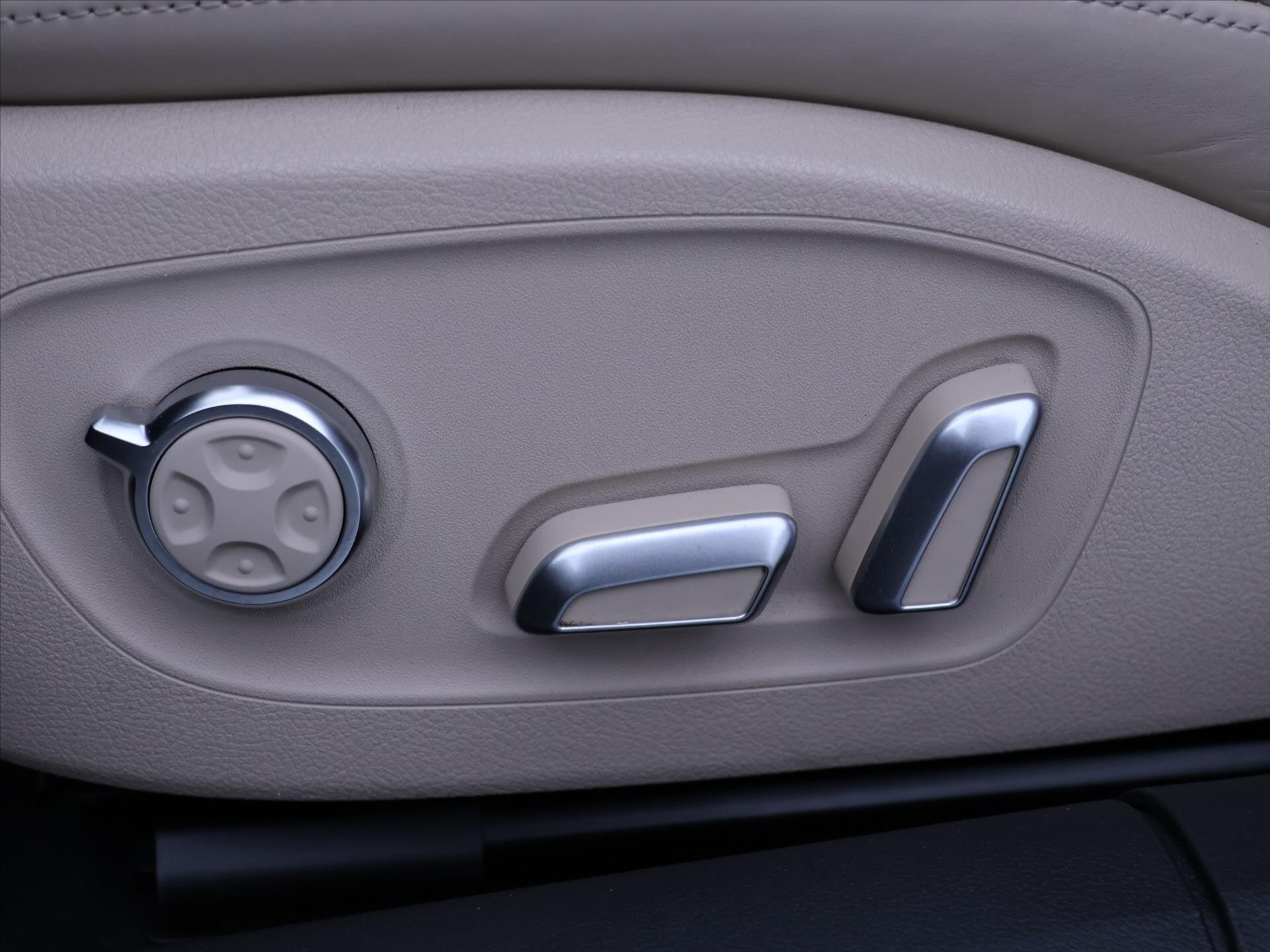 Audi A6 Allroad Kombi 3,0 l 200 kw