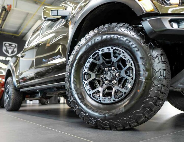 Ford F-150 Pick-up 5,2 l 536 kw