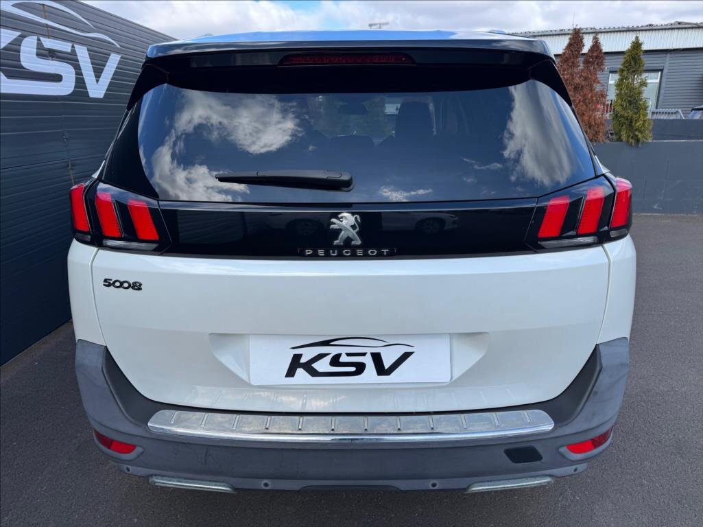 Peugeot 5008 SUV / Terénní 2,0 l 110 kw