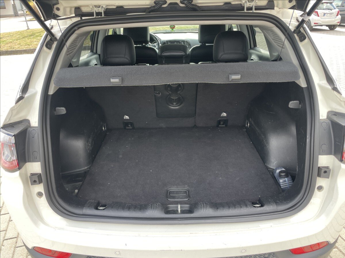 Jeep Compass SUV / Terénní 2,0 l 103 kw
