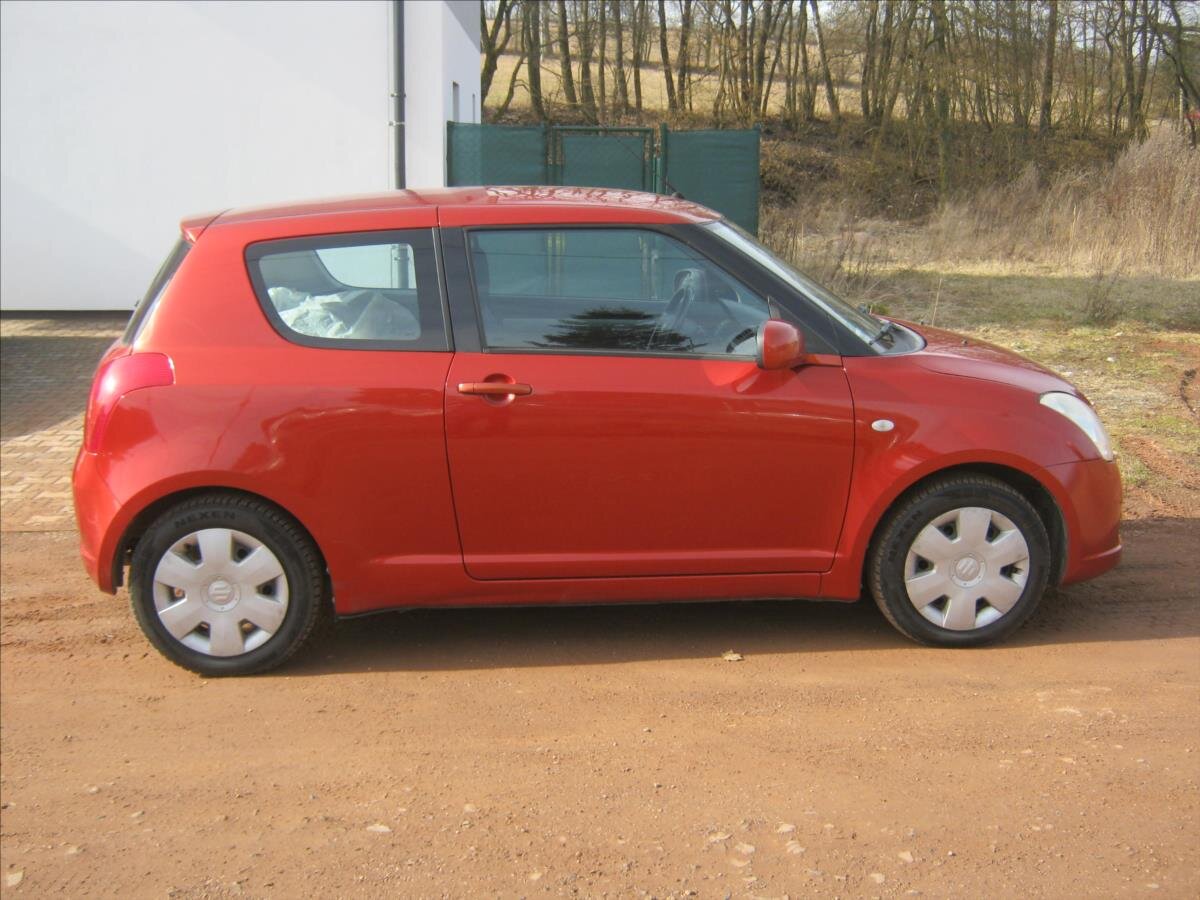 Suzuki Swift Hatchback 1,3 l 67 kw
