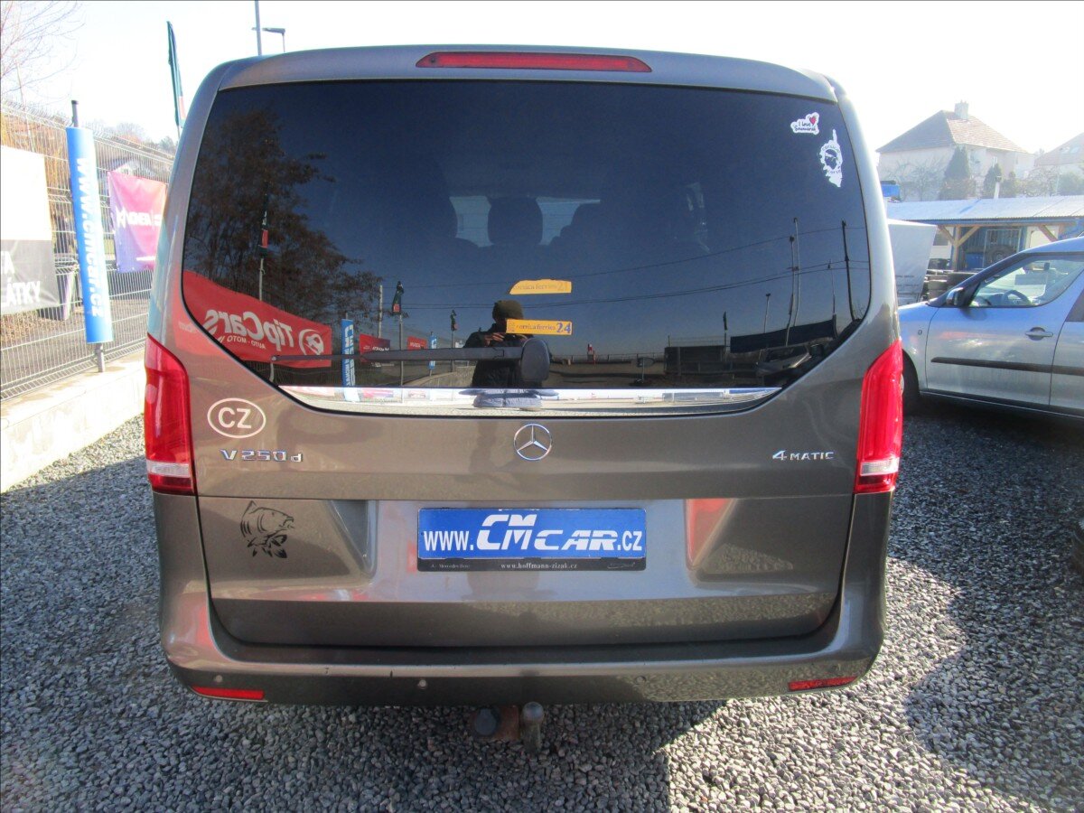 Mercedes-Benz Třídy V Kombi 2,1 l 140 kw