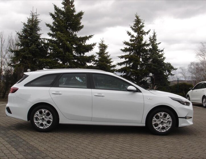 KIA Ceed 11