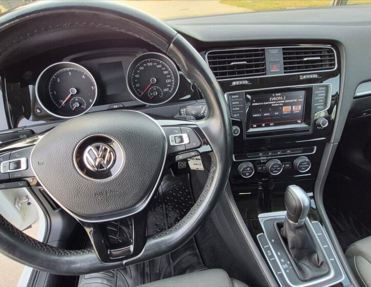 Volkswagen Golf Kombi 1,6 l 77 kw