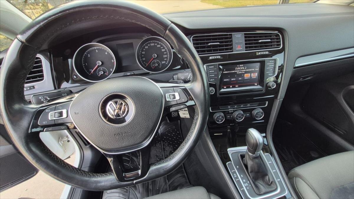 Volkswagen Golf Kombi 1,6 l 77 kw