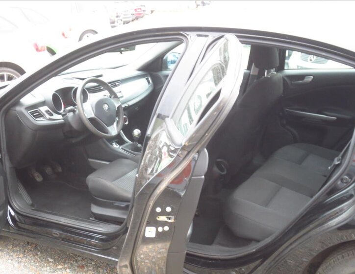 Alfa Romeo Giulietta 9