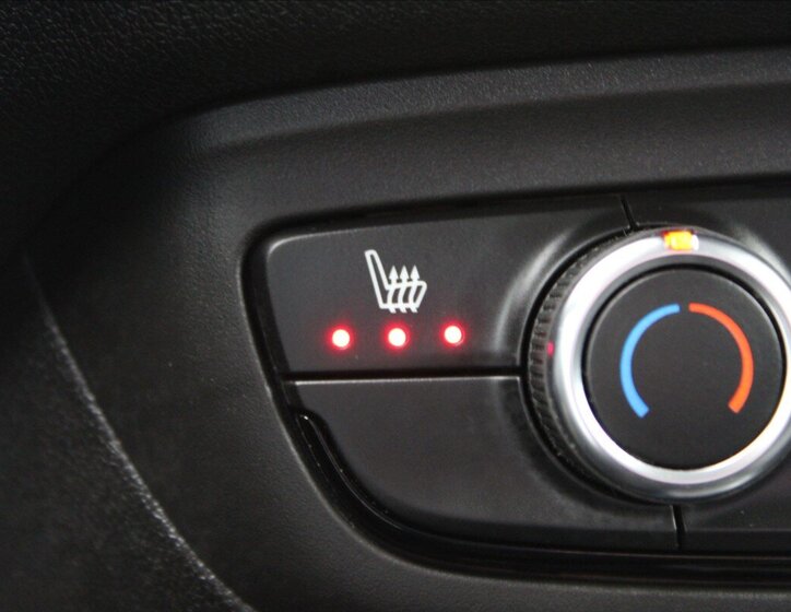 Opel Crossland X SUV / Terénní 1,2 l 61 kw