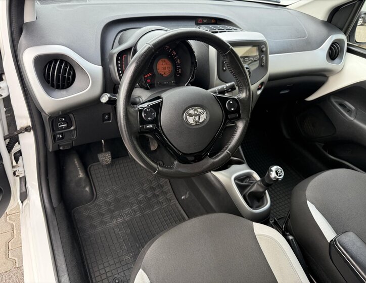 Toyota Aygo Hatchback 998,0 51 kw