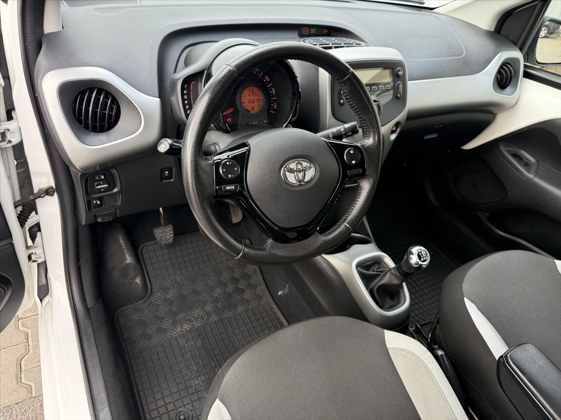 Toyota Aygo Hatchback 998,0 51 kw