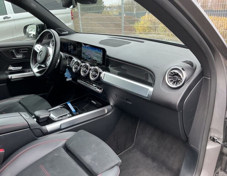 Mercedes-Benz GLB SUV / Terénní 2,0 l 140 kw