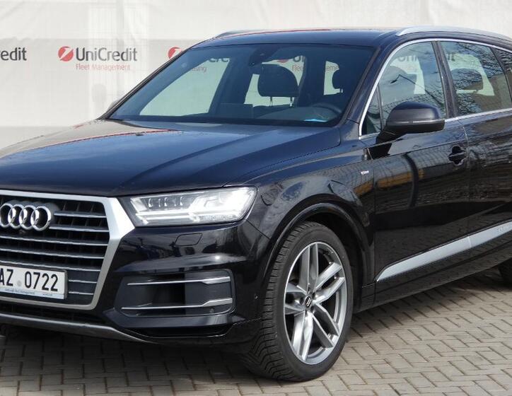 Audi Q7 1