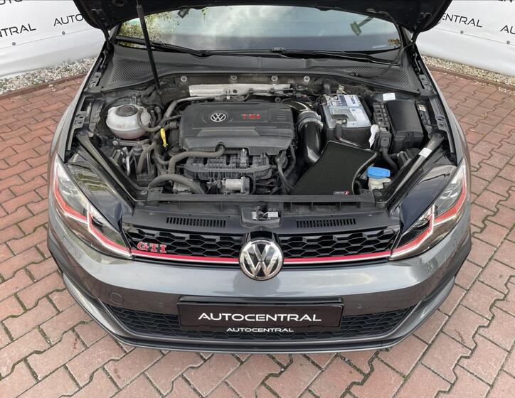 Volkswagen Golf 8