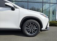 Lexus NX 350h SUV / Terénní 2,5 l 147 kw